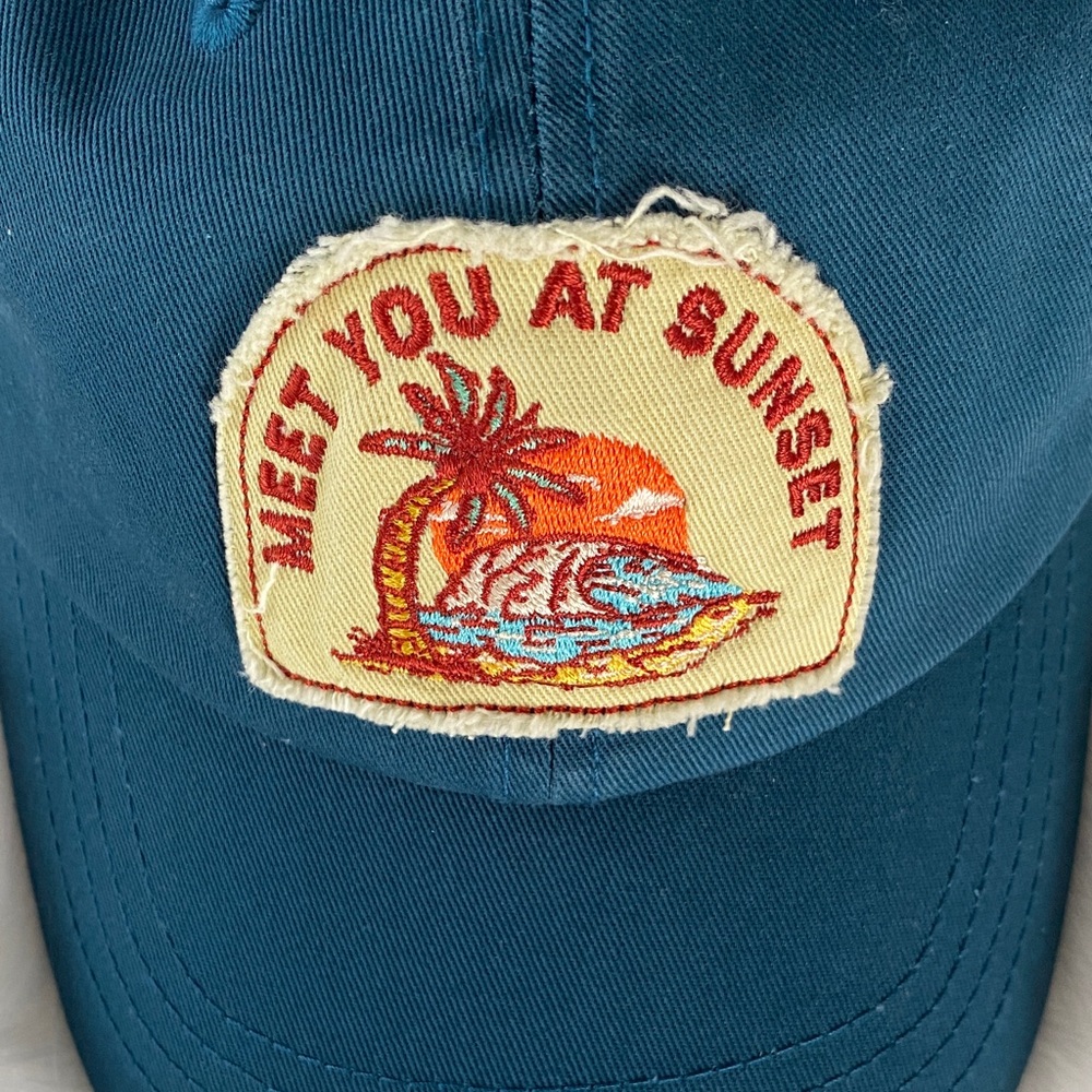 NWT Wurl Blue and Multicolor Meet you at Sunset one size fits most - Picture 2 of 10